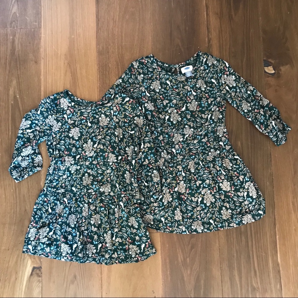 Old Navy matching dresses in 5 &6/7.